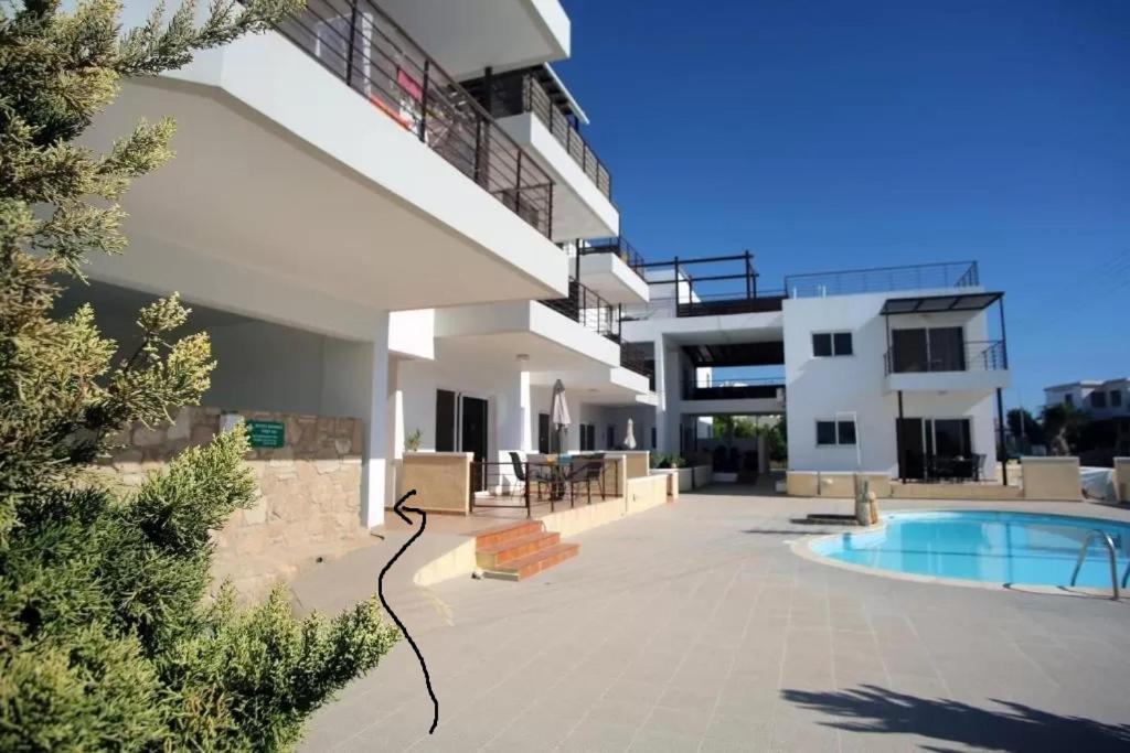 Dahan Sirena Lighthouse Luxury Apartment بافوس المظهر الخارجي الصورة